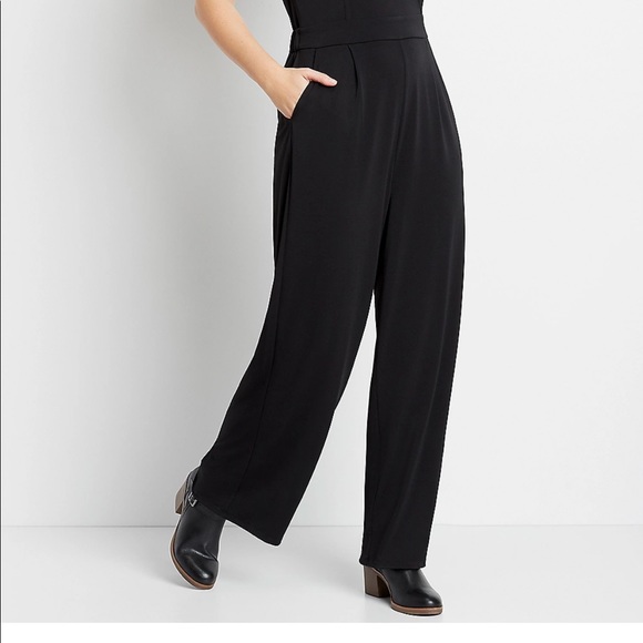 Black V-Neck Pocket Jumpsuit 🔥Summer Sale🔥 - Picture 3 of 10